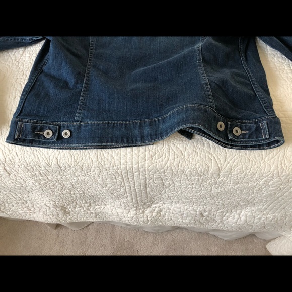 Levi’s Classic Jean Jacket - Picture 8 of 9